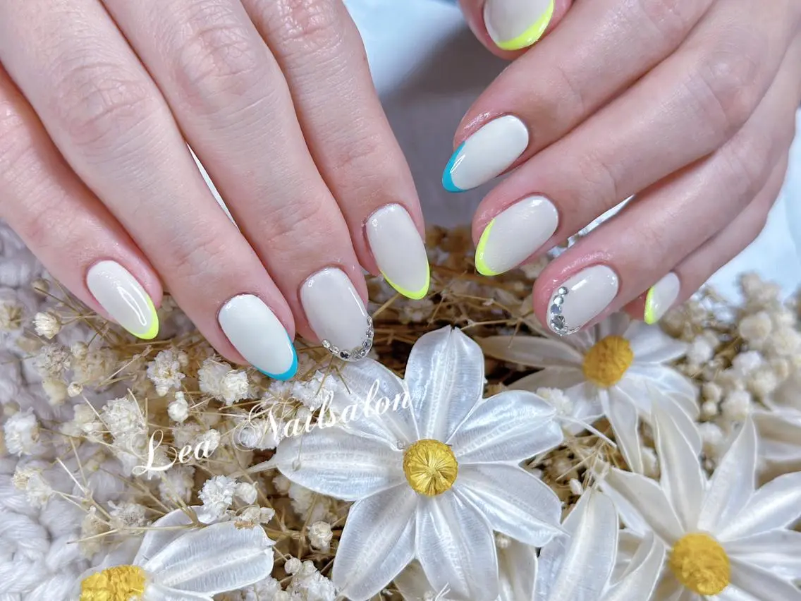 ミディアム カラー ネイル Le’a NailSalonのネイルデザイン