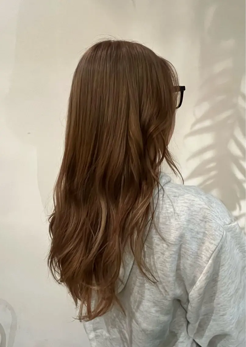 ロング ヘアカラー あいこ .のヘアスタイル