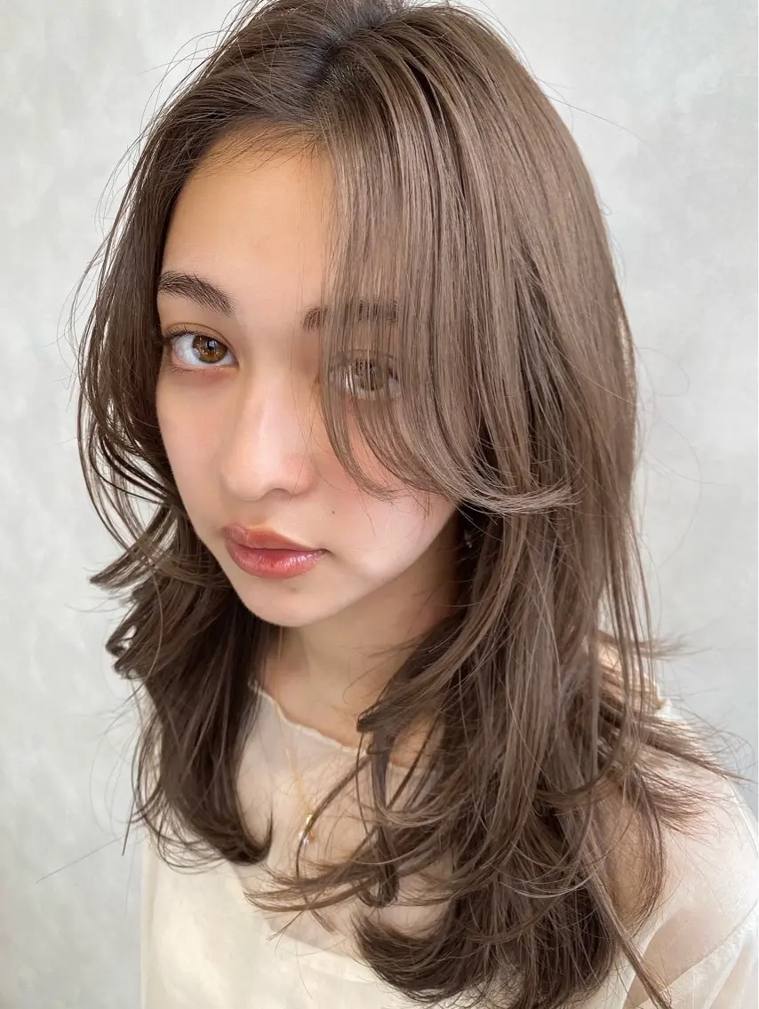 セミロング カラー ブリーチ ダブルカラー ブリーチなしカラー むく。/顔周りカット /髪質改善ストレートのヘアスタイル