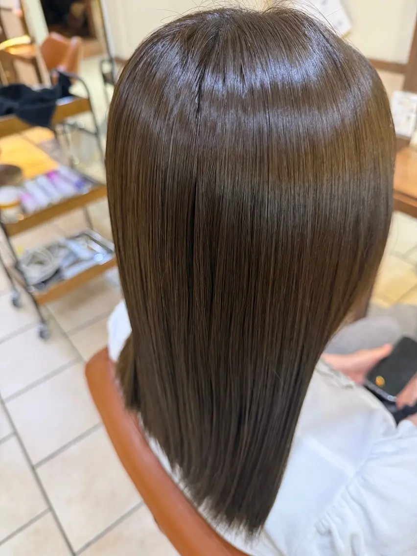 セミロング カラー ヘアカラー 井上 琉菜のヘアスタイル