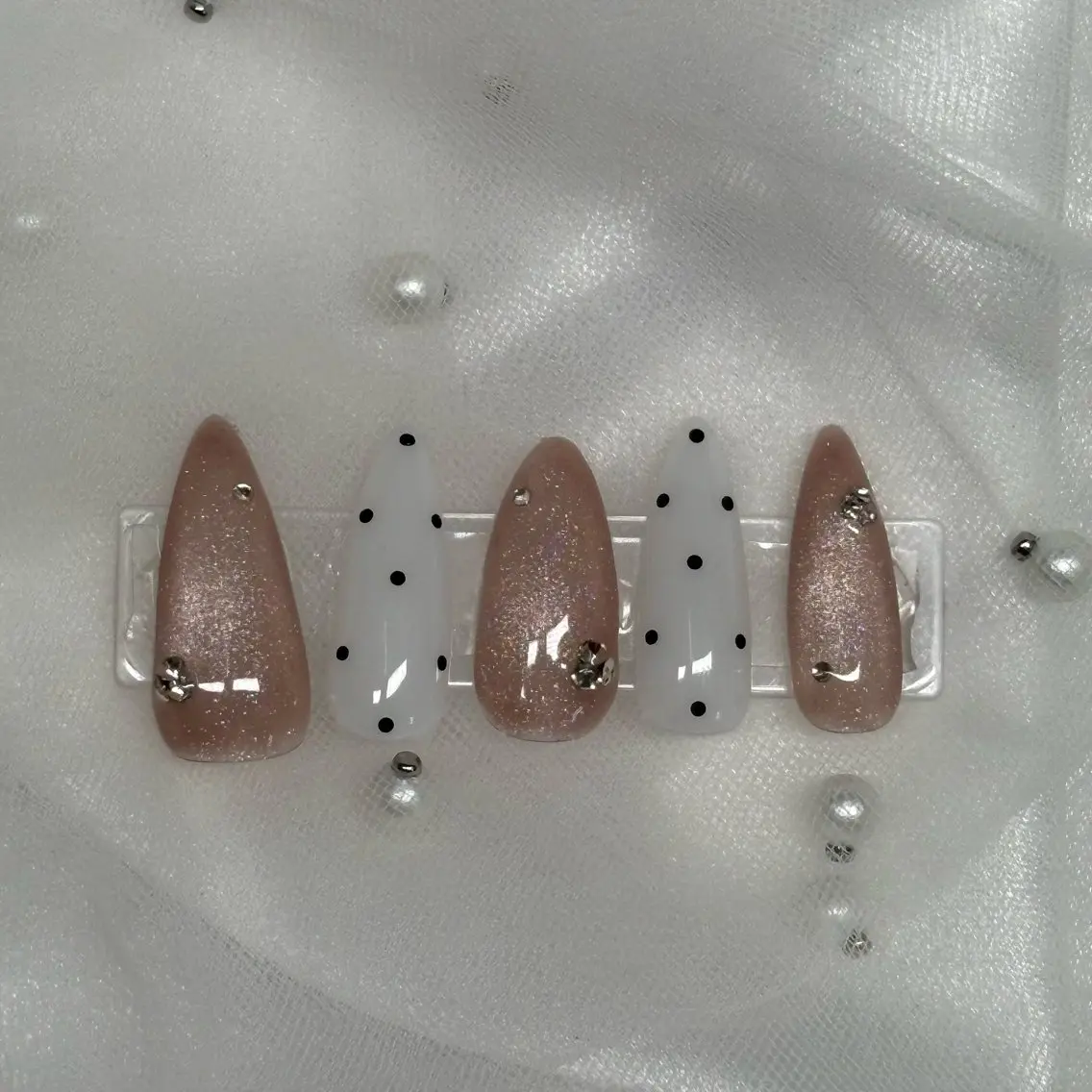 長さ出し10本【ドット✖️マグネット💅サンプルA】コースの写真