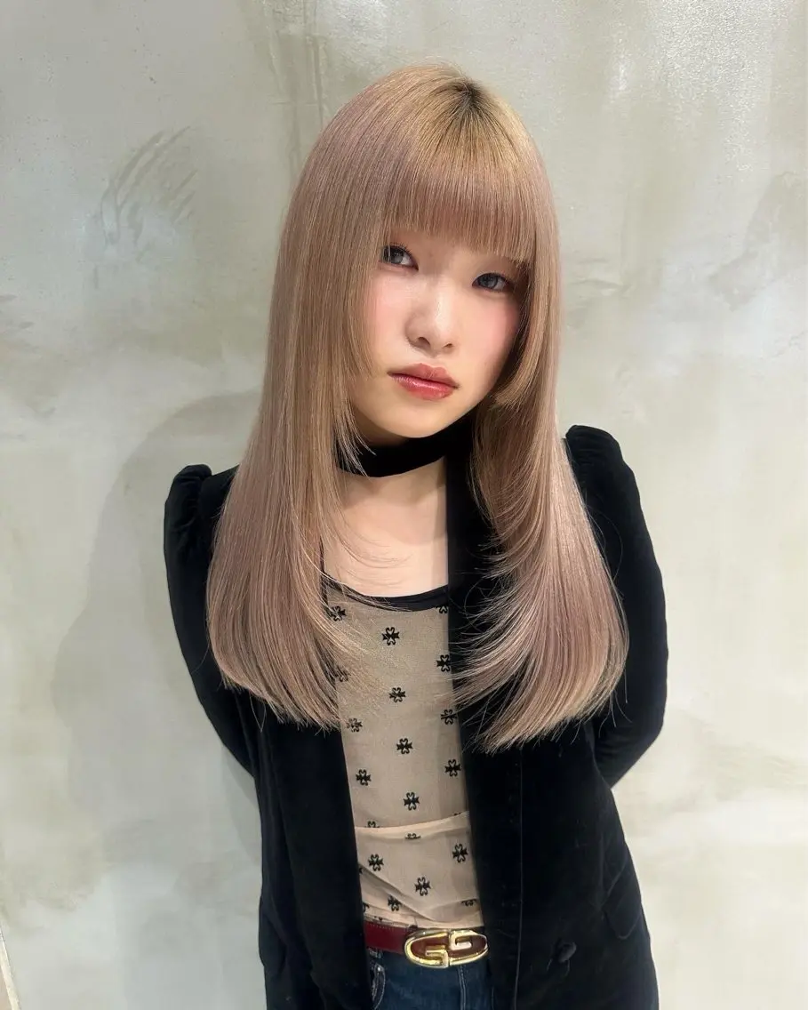 ロング レイヤーカット ロング ヘアカラー トリートメント Hana ハイトーン🕯🩰のヘアスタイル