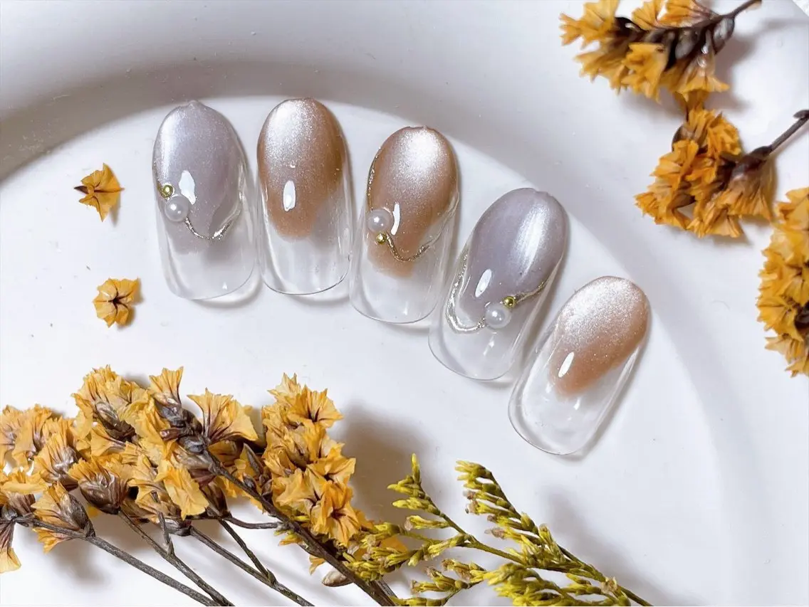 ネイル オーロラネイル ブラウン フットネイル フレンチネイル ジェルネイル ハンドネイル kiki nail たまプラーザのネイルデザイン