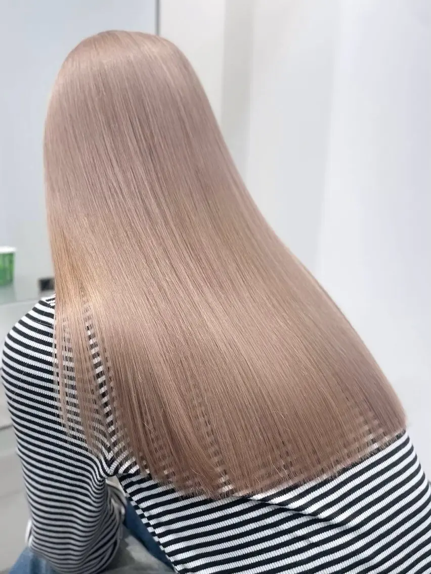 ロング カラー ベージュカラー ミルクティーベージュ カット ヘアカラー 原宿ブリーチカラー /三村克彦のヘアスタイル