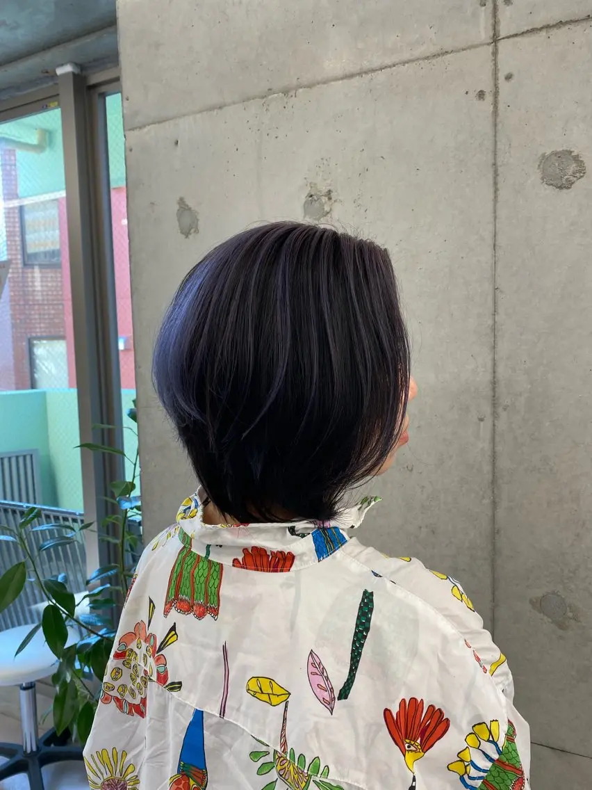 ショート カラー ブリーチ ブルーカラー 齋藤 椋哉のヘアスタイル