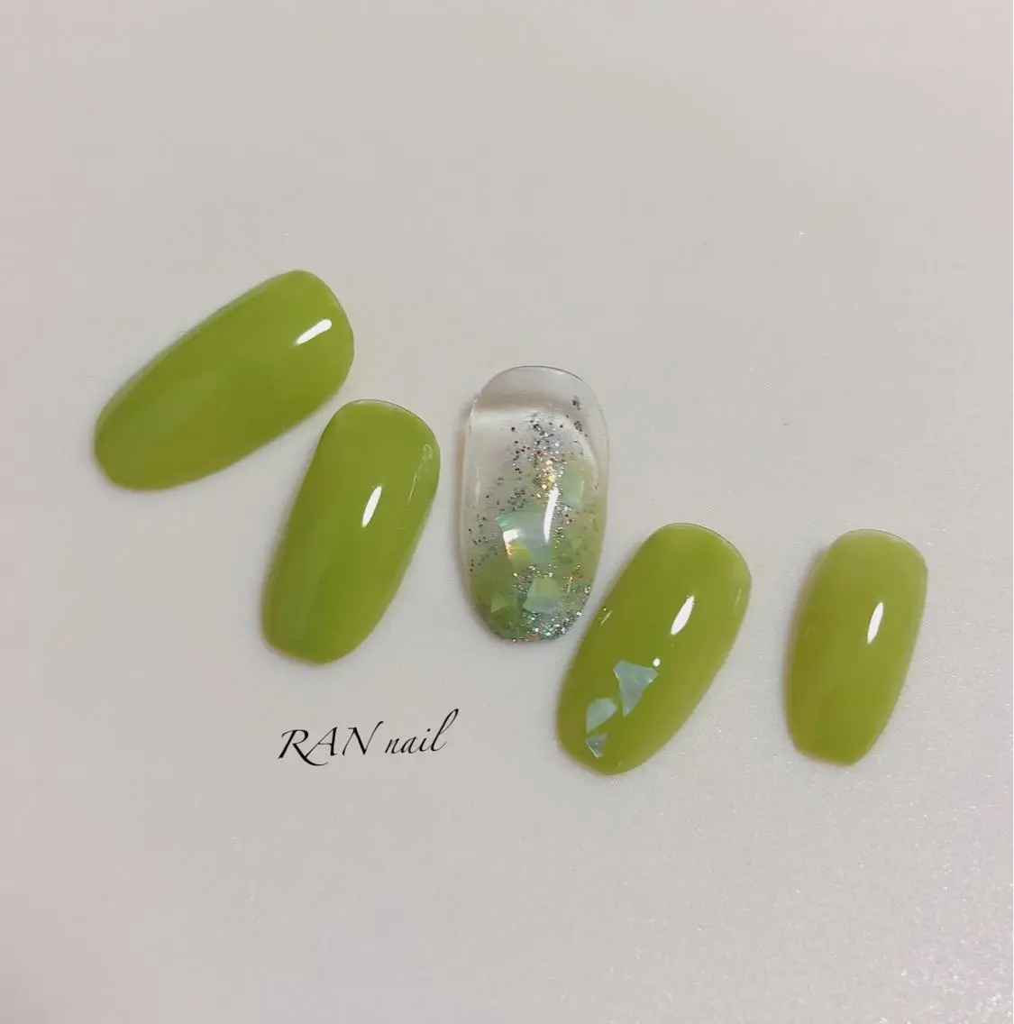 ネイル キラキラネイル ニュアンスネイル オフィスネイル ワンカラーネイル シンプルネイル RAN nailのネイルデザイン