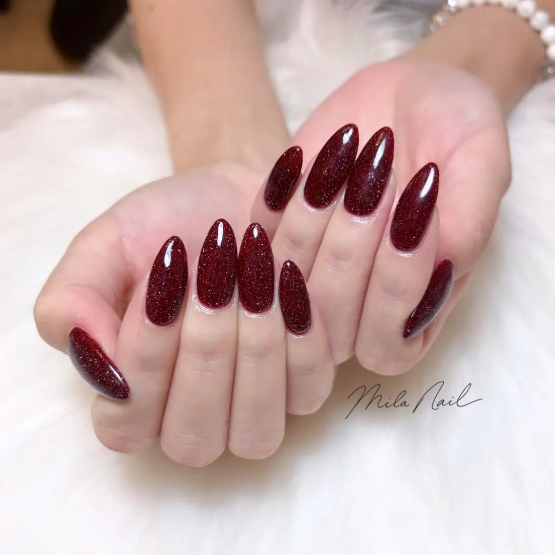 ネイル ボルドー フラッシュネイル 赤色 ハンドネイル Mila Nail🐈のネイルデザイン