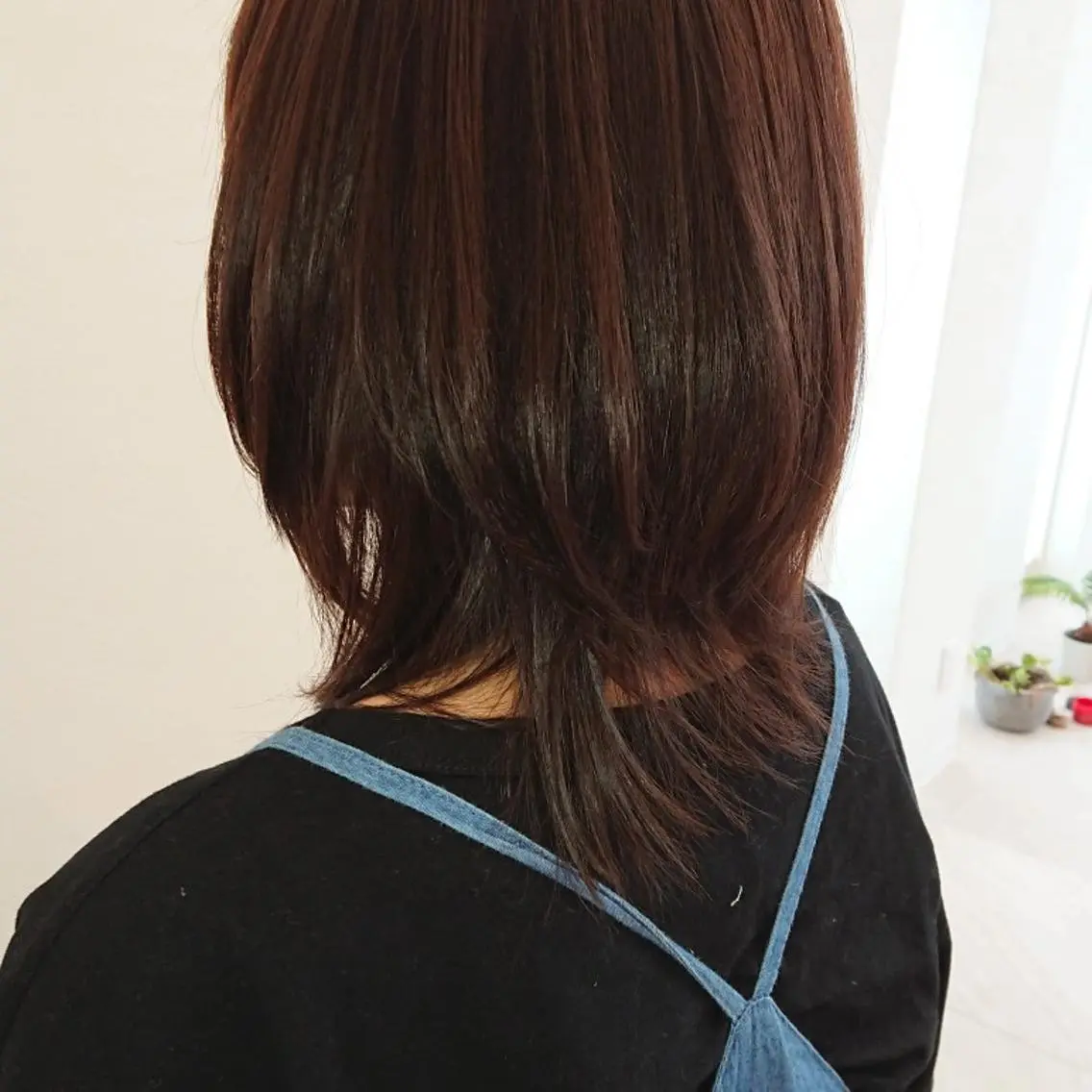 カラー ミディアム レイヤーカット 坂上 晴日のヘアスタイル