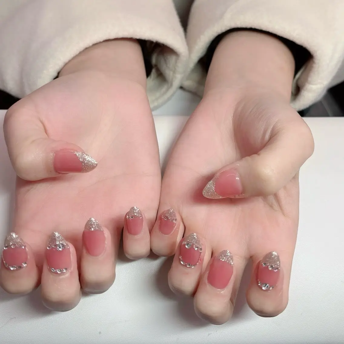 ネイル フレンチネイル ラメ(グリッター) ハンドネイル 🐰WOLTOKYO 🐰池袋mikaのネイルデザイン