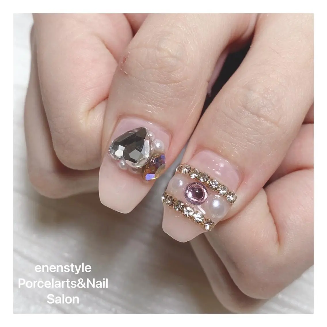 ミディアム ネイル 🐾enen style 🐾のネイルデザイン