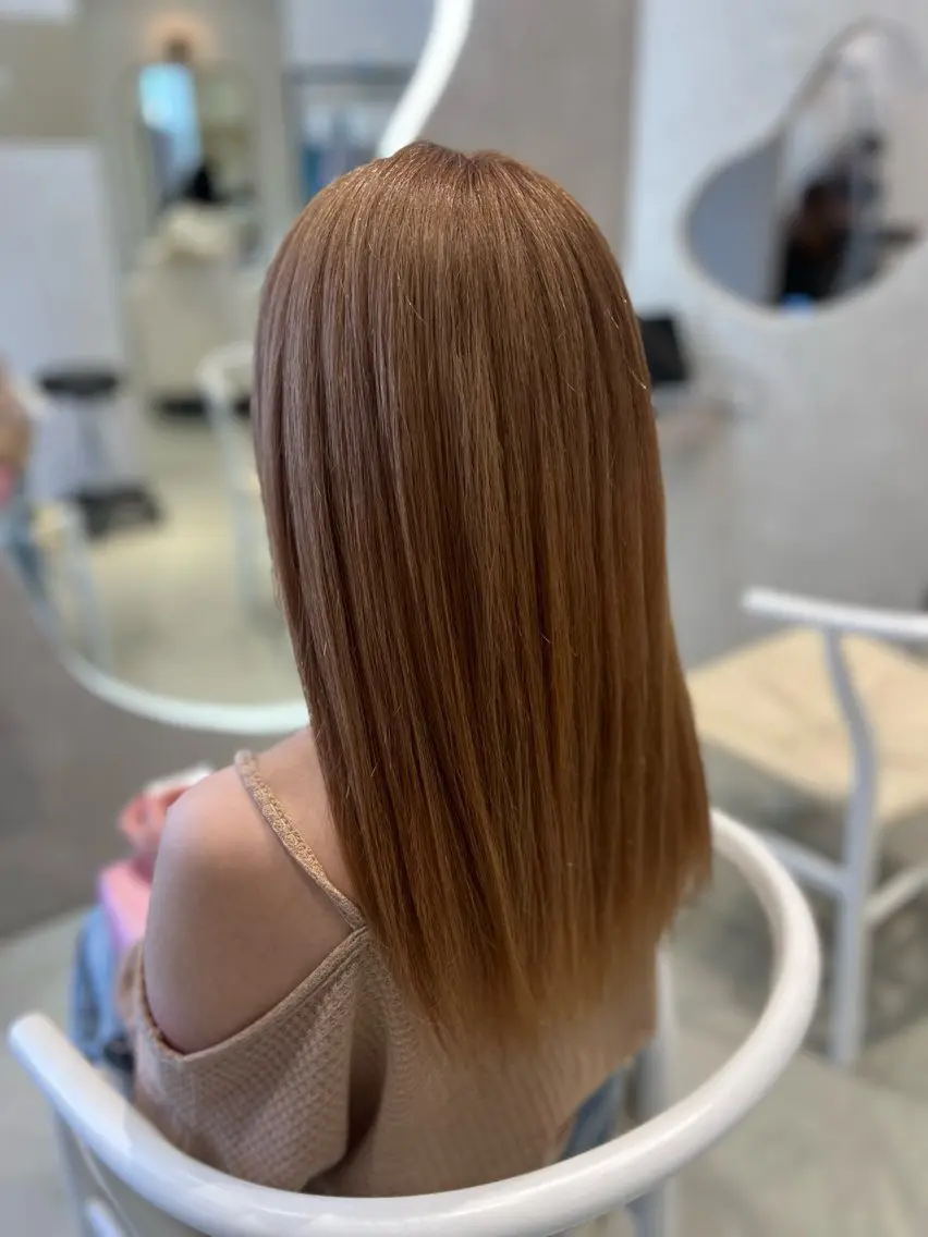 ロング ヘアカラー 小池 夏美のヘアスタイル