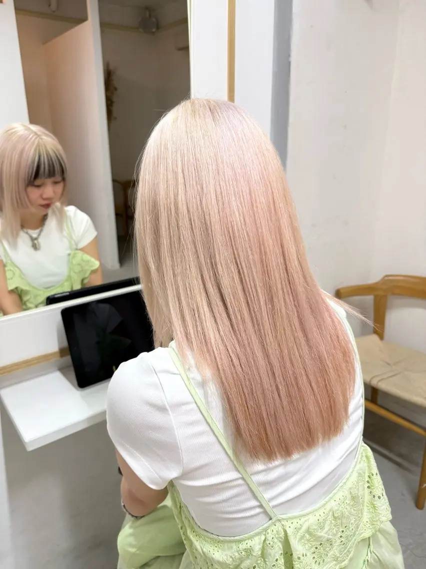 ロング ヘアカラー 赤瀬川 希咲のヘアスタイル