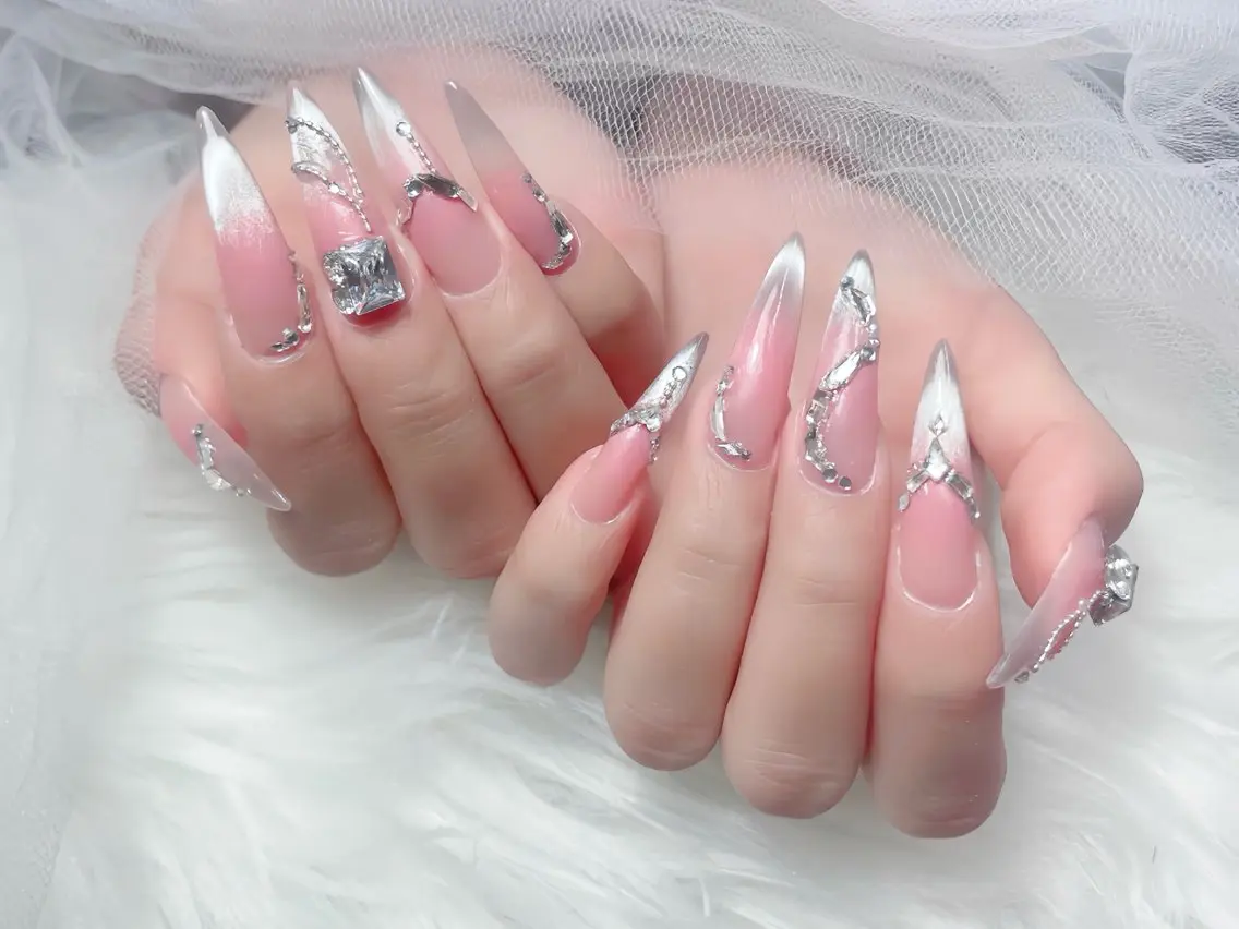 ネイル オーロラネイル チークネイル 桜ネイル クリアネイル ドット ハンドネイル Rin Nail Shinokuboのネイルデザイン