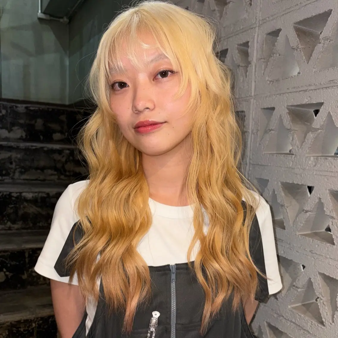 ロング カラー ブリーチ 抜きっぱなしブロンド ブロンド ケアブリーチ ダブルカラー カット ヘアカラー ハイトーンカラー/ ボブ/ヒカリ/梅田のヘアスタイル