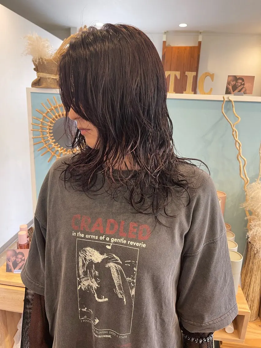 セミロング トレンドパーマ 加藤菜月のヘアスタイル