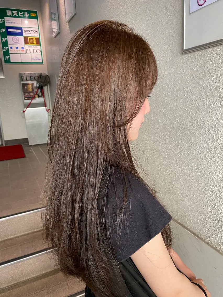 ロング カラー ヘアカラー ナチュラルヘア🫧 ナナミのヘアスタイル