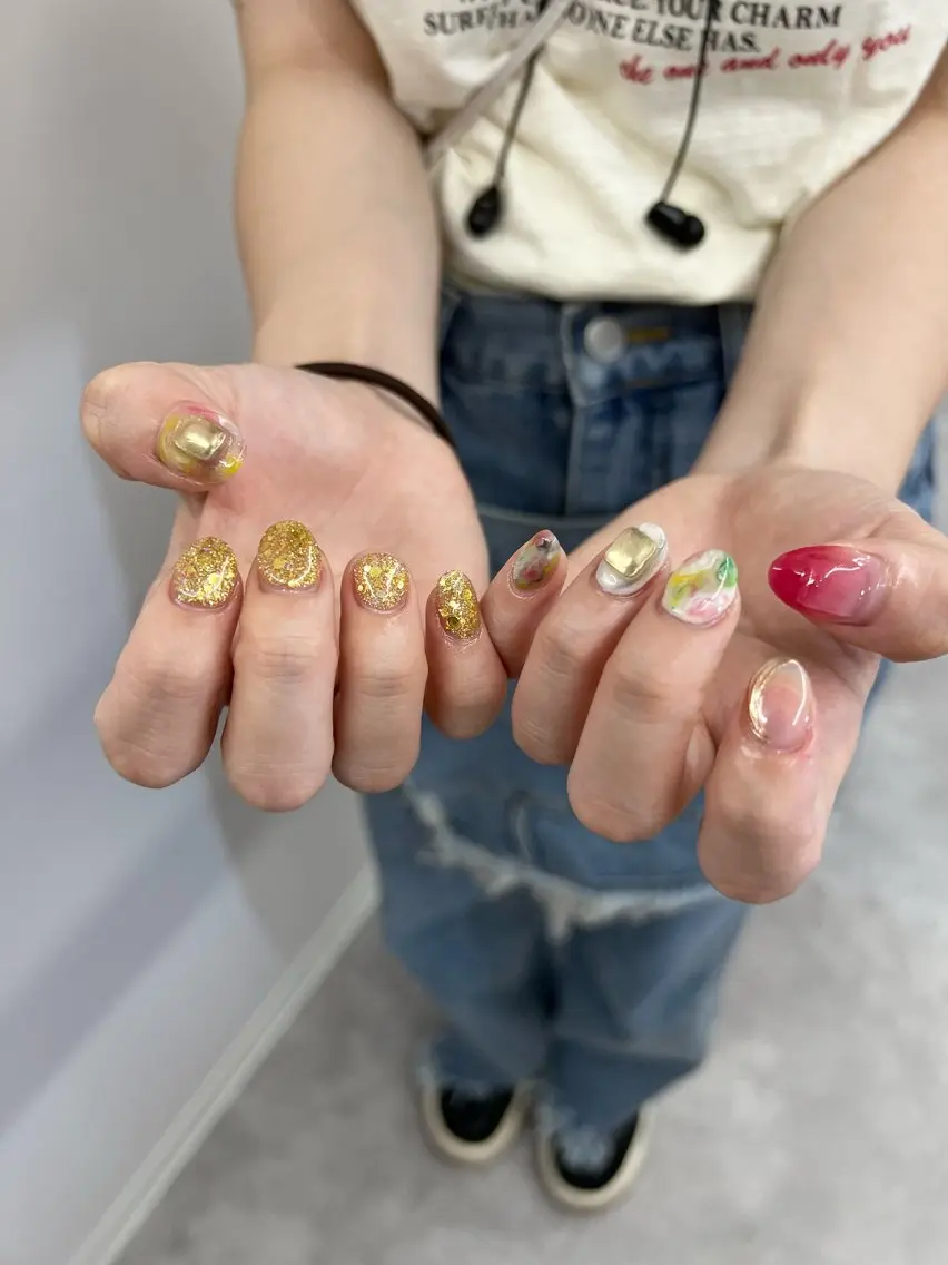 ネイル ジェルネイル ゴールド マグネットネイル ニュアンスネイル パラジェル ハンドネイル ハンドケア Bana_ Nailのネイルデザイン
