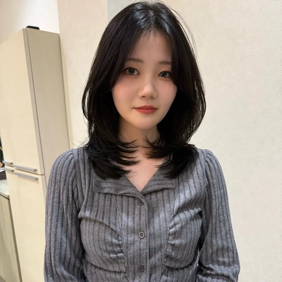 ミディアム 顔まわりレイヤー 韓国風ヘア レイヤーカット BALANCE. 弥央のヘアスタイル