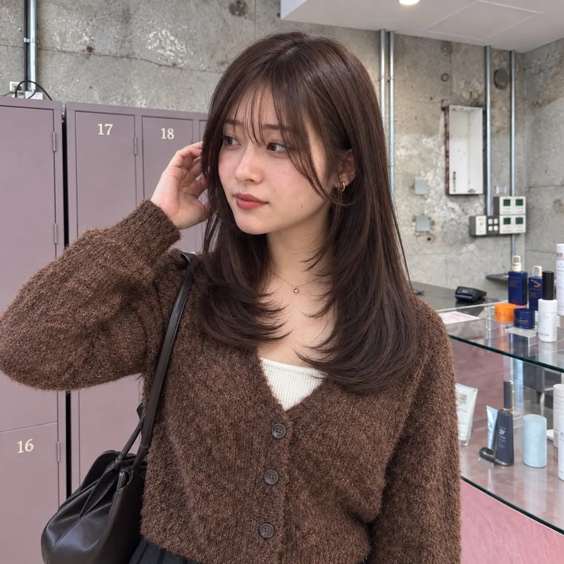 ロング カラー ブラウンカラー くびれヘア 伸ばしかけ レイヤーカット カット ヘアカラー トリートメント 岡本康平/ダブル カラー/レイヤーのヘアスタイル