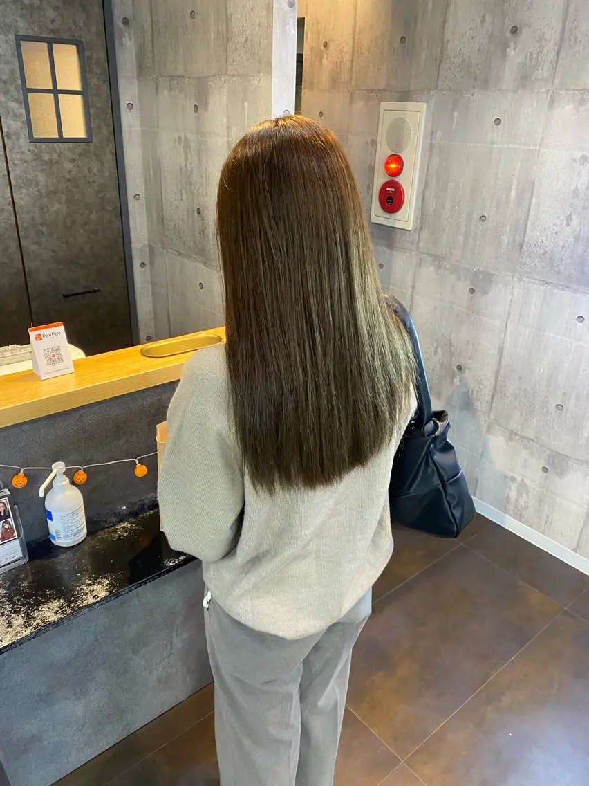 ロング カラー ヘアカラー トリートメント 透明感ハイトーン カラー🦋🌧希咲のヘアスタイル