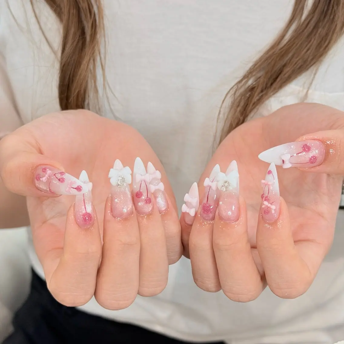 ネイル アートネイル オーロラネイル フラッシュネイル フレンチネイル ジェルネイル ハンドネイル Luci Nail Shinokuboのネイルデザイン