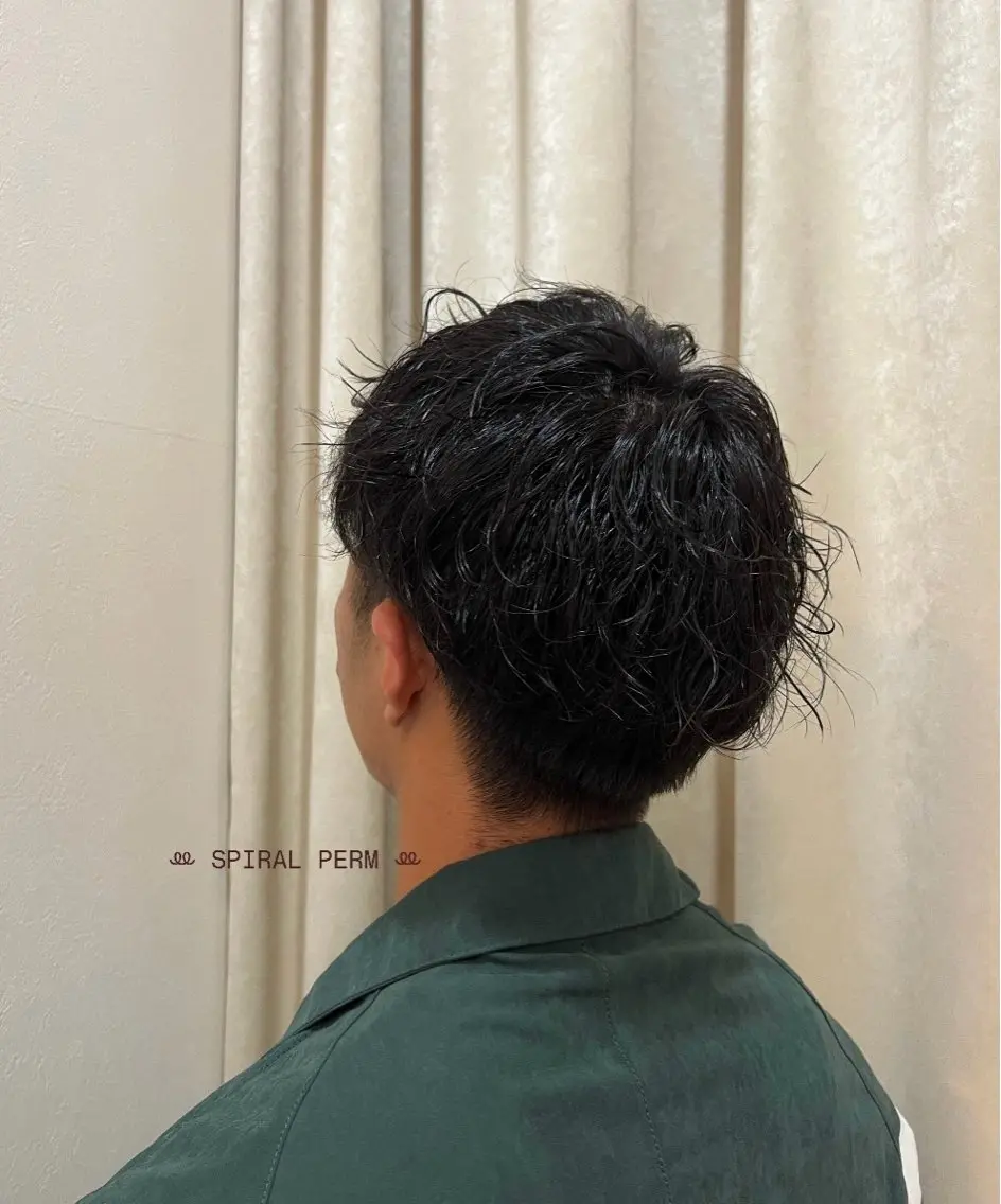 ショート パーマ メンズ メンズパーマ カット パーマ LiTA 友田未来のヘアスタイル