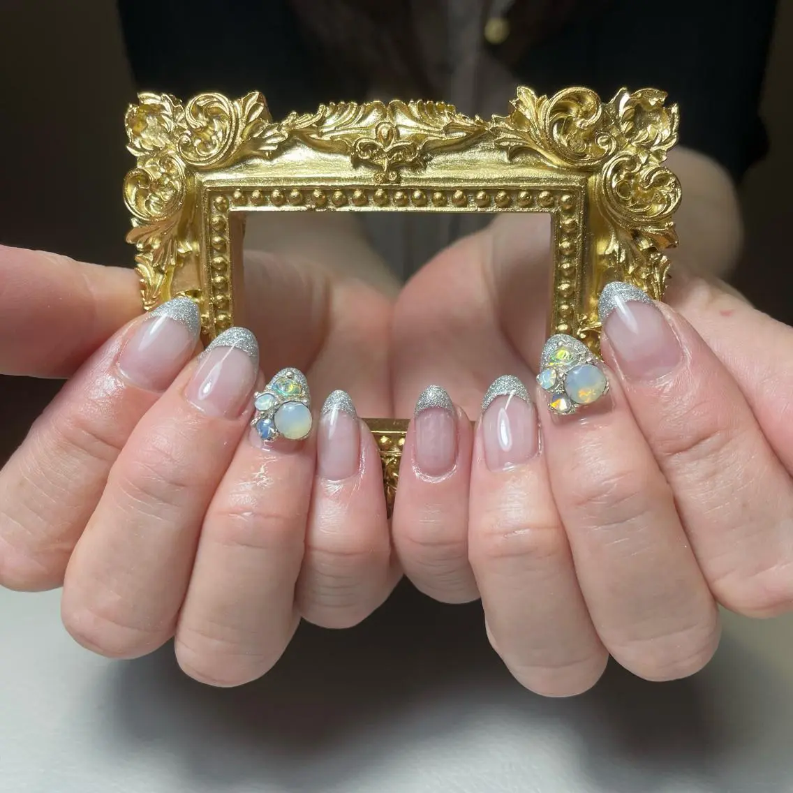 ネイル フレンチネイル ラメ(グリッター) シルバー WATANABE MAYUMIのネイルデザイン