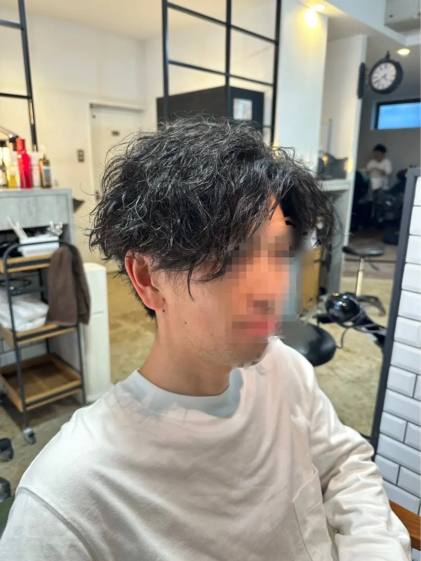 ショート パーマ メンズ センターパート メンズパーマ ツイストスパイラルパーマ スパイラルパーマ メンズ専門 Ryukiのヘアスタイル