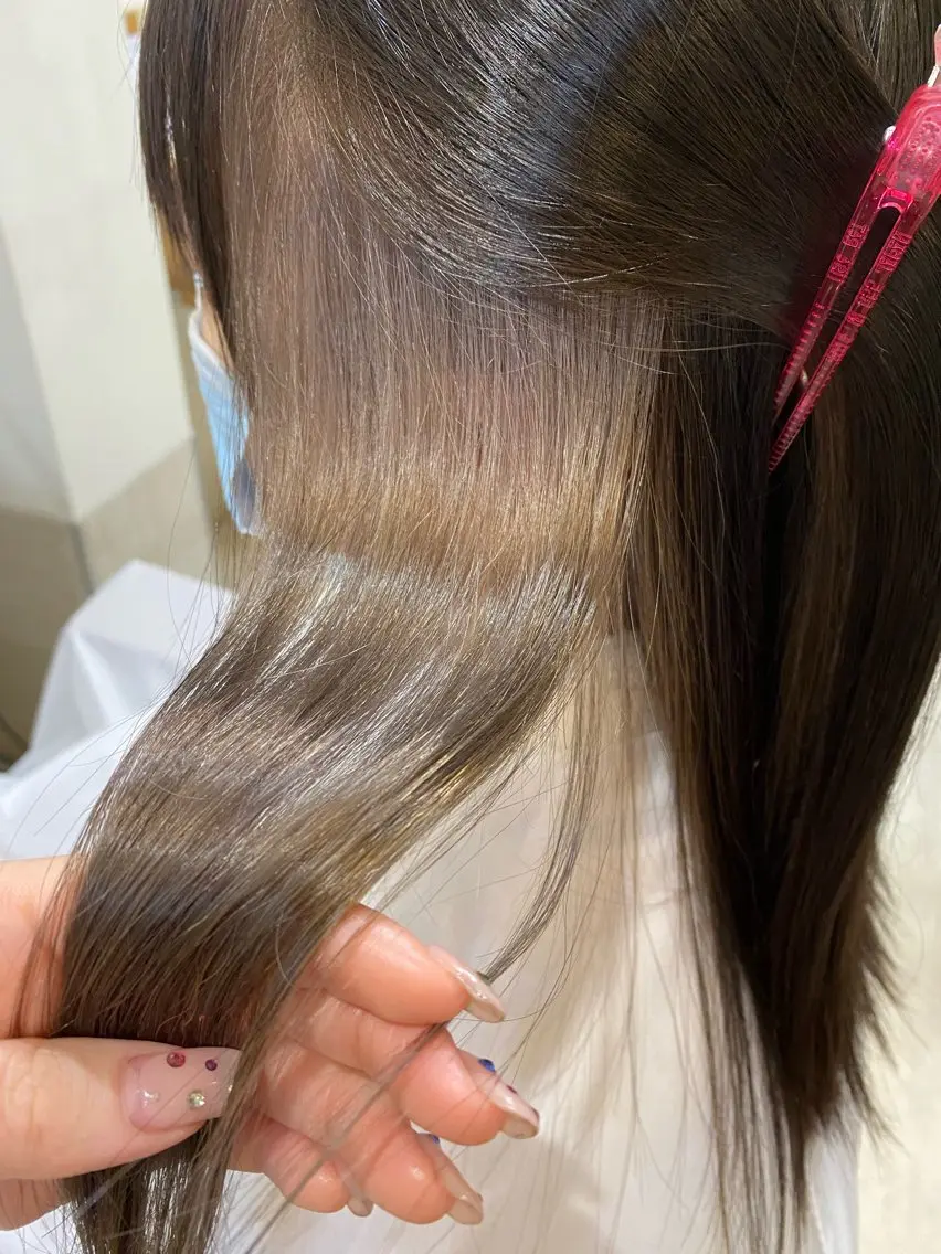 セミロング カラー イヤリングカラー 石川 珠有のヘアスタイル