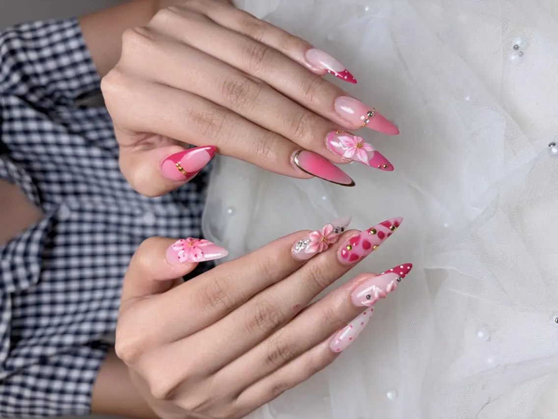 ネイル フットネイル ジェルネイル 韓国ネイル マグネットネイル 持ち込み ハンドネイル Huyn Nail Shinjyukuのネイルデザイン