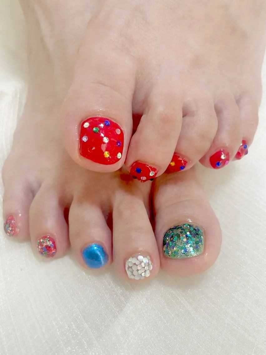 ネイル キラキラネイル 持ち込み フットネイル remi 《稲城市*Raf.》のネイルデザイン