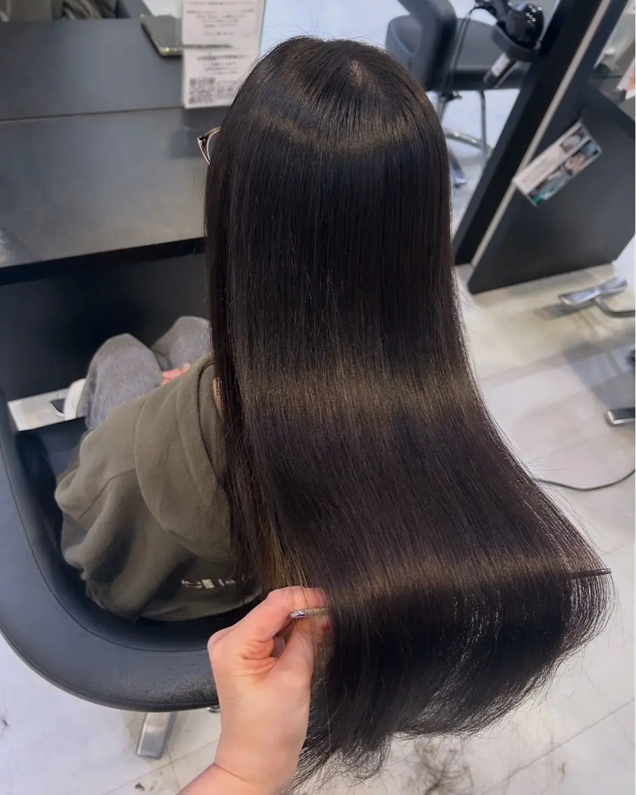ロング カラー 横田 あいらのヘアスタイル