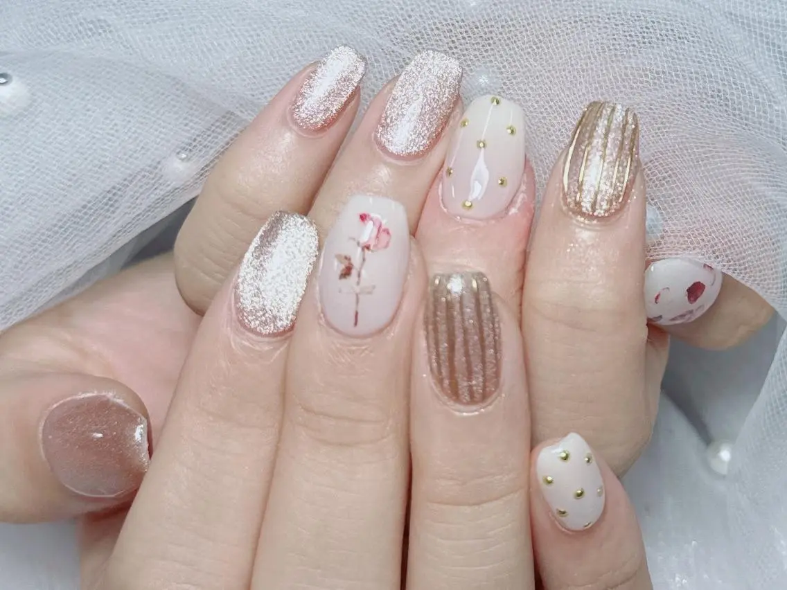 ネイル オーロラネイル チークネイル 長さ出し フットネイル フレンチネイル ハンドネイル ハンドケア Naomi nailのネイルデザイン