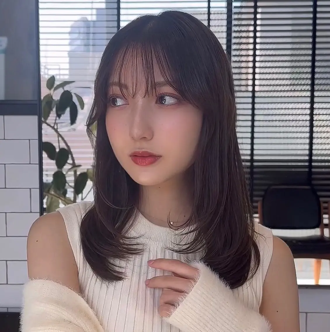 セミロング カラー カット ヘアカラー トリートメント 🌫️大人韓国ヘア 🌫️naoyaのヘアスタイル