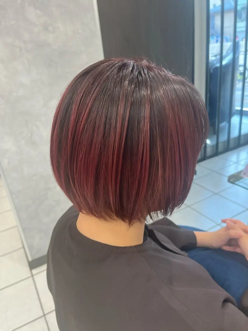 ショート カラー バレイヤージュ ブリーチ ブラウンカラー ピンクカラー ピンクブラウン アートディレクター 尾内 友美のヘアスタイル