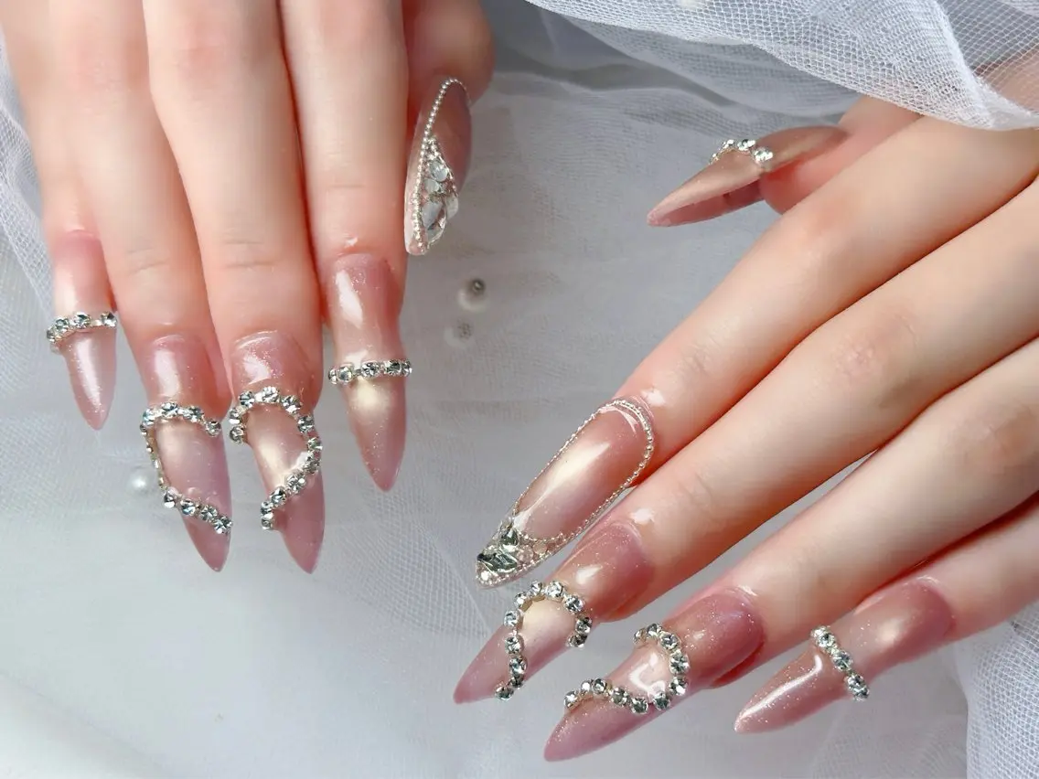 ネイル マグネットネイル ハンドネイル Queennail 北堀江AYAのネイルデザイン