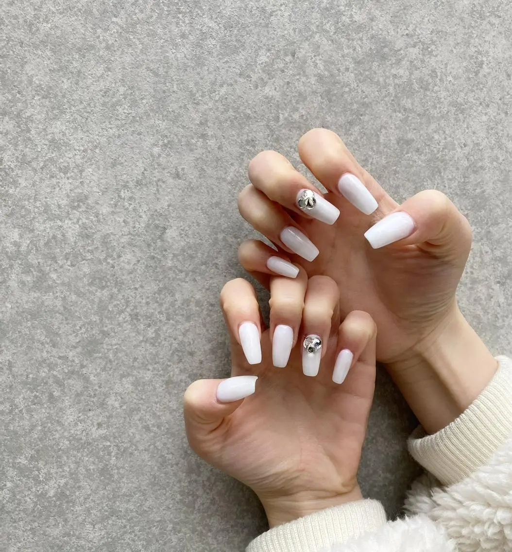 ネイル 長さ出し ラメ(グリッター) ワンカラーネイル ストーンネイル ハンドネイル nail salon Soeurのネイルデザイン