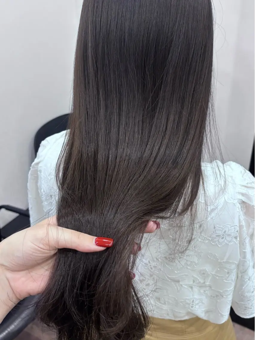 ロング カラー ヘアアレンジ アッシュ アッシュブラウン ブラウンカラー カット ヘアカラー トリートメント Trip大名 AZUのヘアスタイル