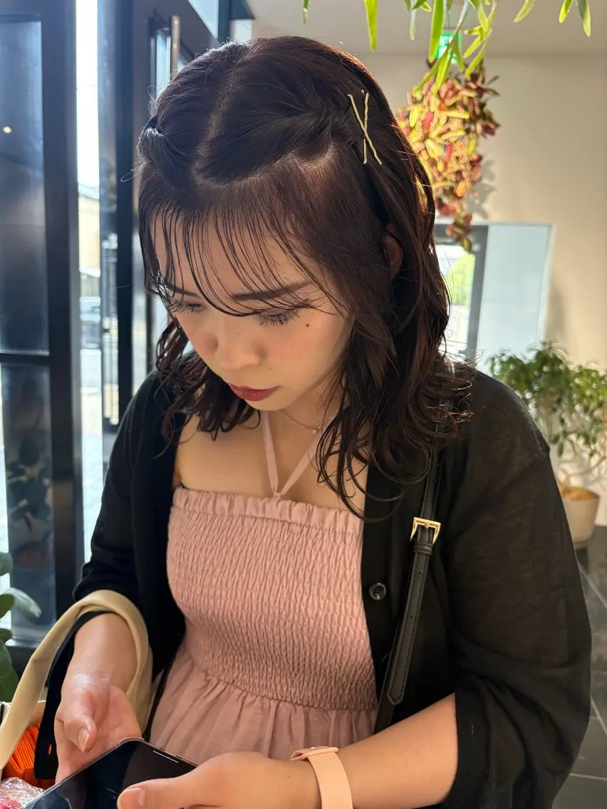 ミディアム カラー カシス ラベンダーカラー ヘアカラー Yui⭐️ 透け感カラーのヘアスタイル