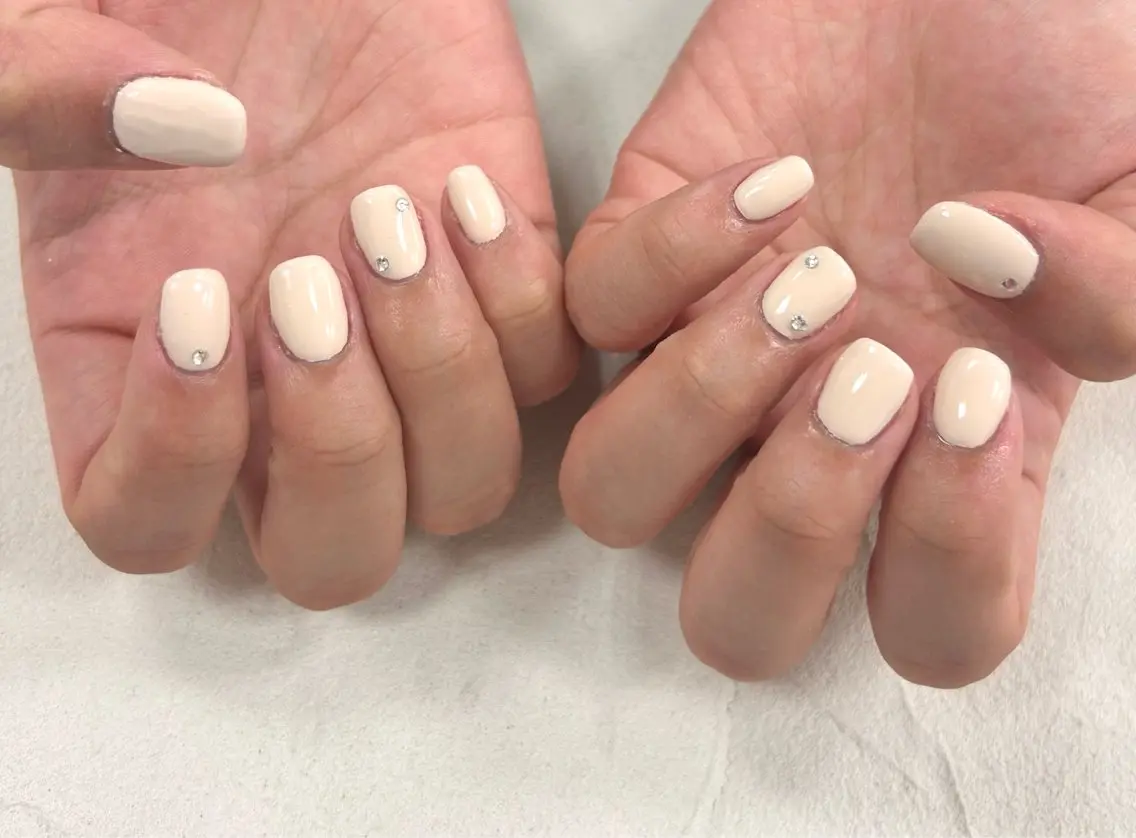 ネイル ストーンネイル Bianca  🎀 Hayakawaのネイルデザイン