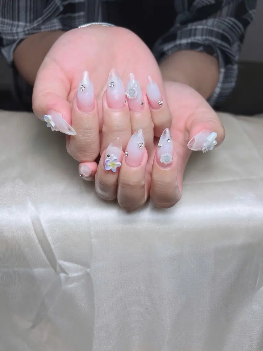 ネイル アートネイル オーロラネイル フラッシュネイル フットネイル フレンチネイル Sora nail 長さ出し専門店のネイルデザイン