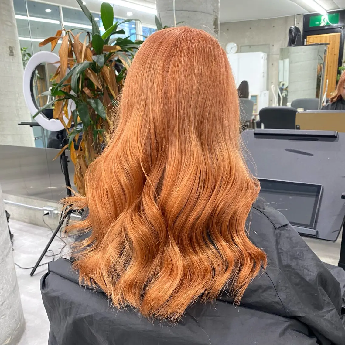 ロング カラー ヘアカラー Runa/大人 かわいいハイトーンのヘアスタイル