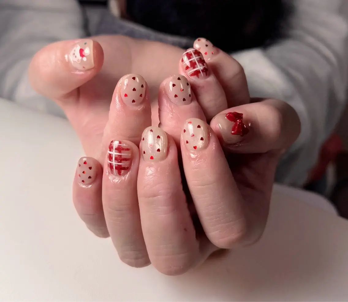 ネイル チークネイル フレンチネイル グラデーション 韓国ネイル マグネットネイル Hana Nailのネイルデザイン