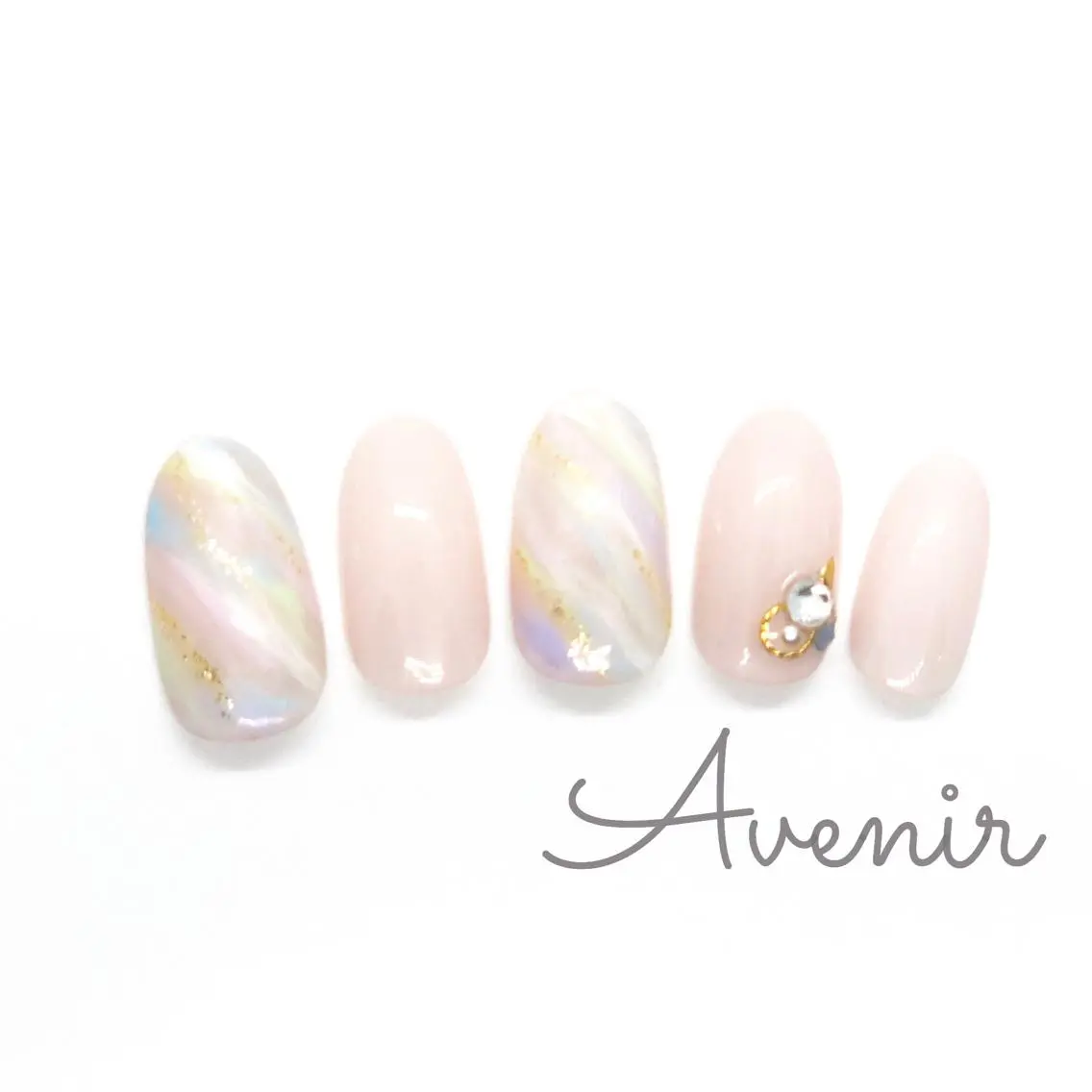 ネイル マツエク・マツパ ハンドネイル Avenir 表参道 nail&eye予約のネイルデザイン