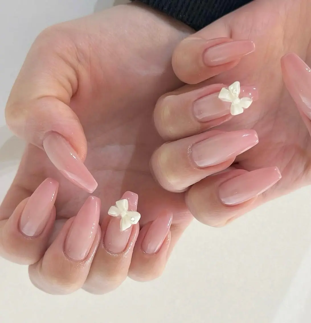 ネイル グラデーション キラキラネイル ワンカラーネイル 冬ネイル Jenn Nail Salonのネイルデザイン