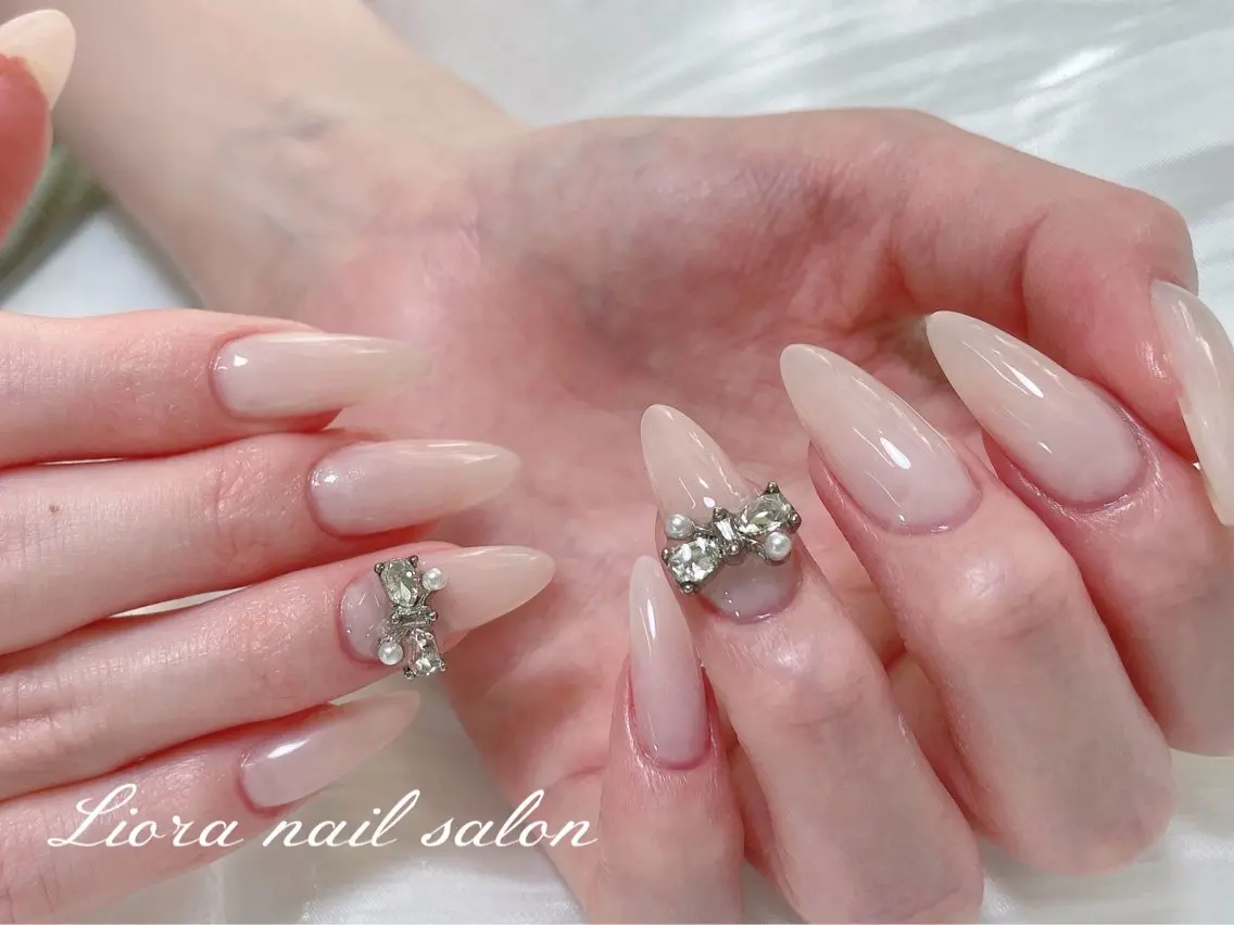 ネイル チークネイル フットネイル フレンチネイル ジェルネイル ガーリー ハンドネイル Liora nailのネイルデザイン