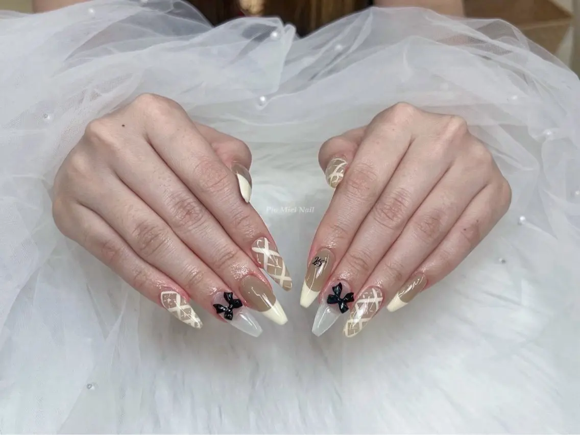 ネイル ハンドネイル HANA 長さだしのネイルデザイン