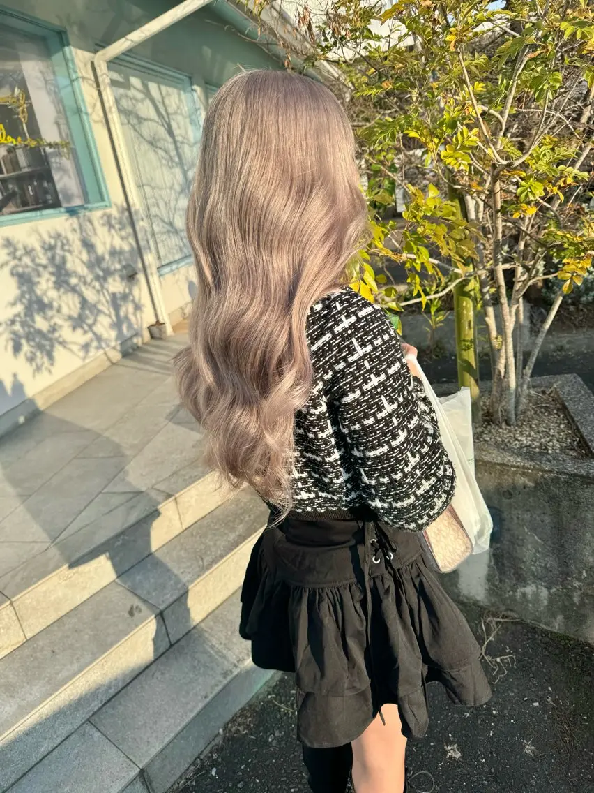 ロング Lit.豊橋 夏目のヘアスタイル