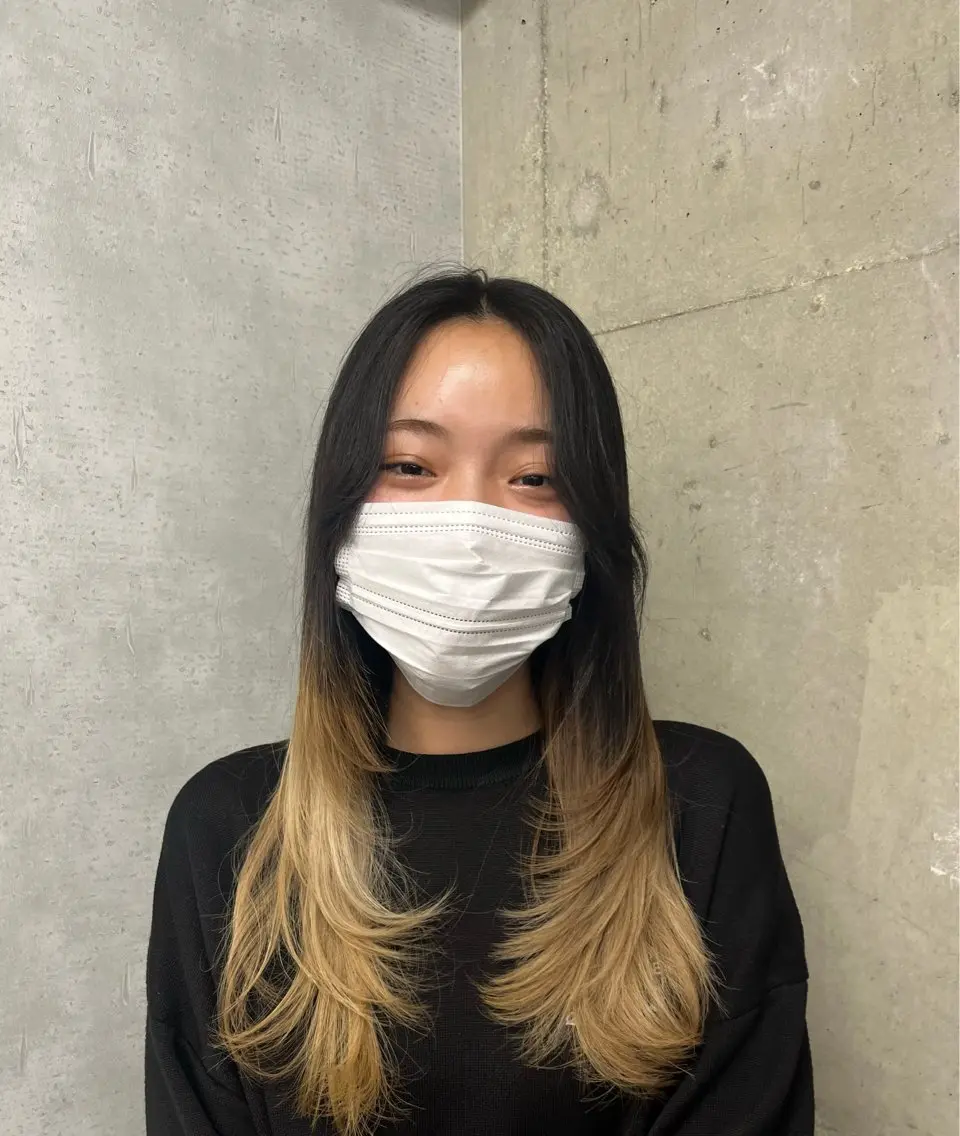 セミロング レイヤーカット anon Loemのヘアスタイル