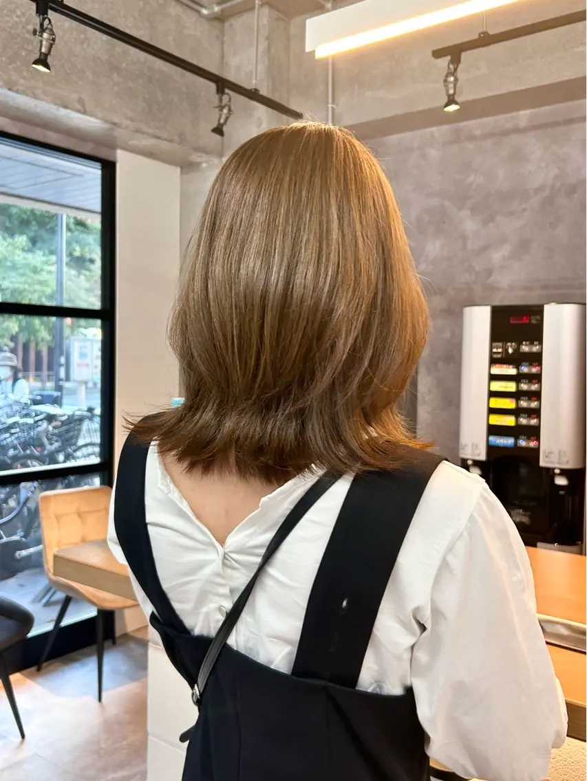 セミロング アッシュ くびれヘア カット ヘアカラー トリートメント OAK溝の口 天使の輪👑YUKIのヘアスタイル